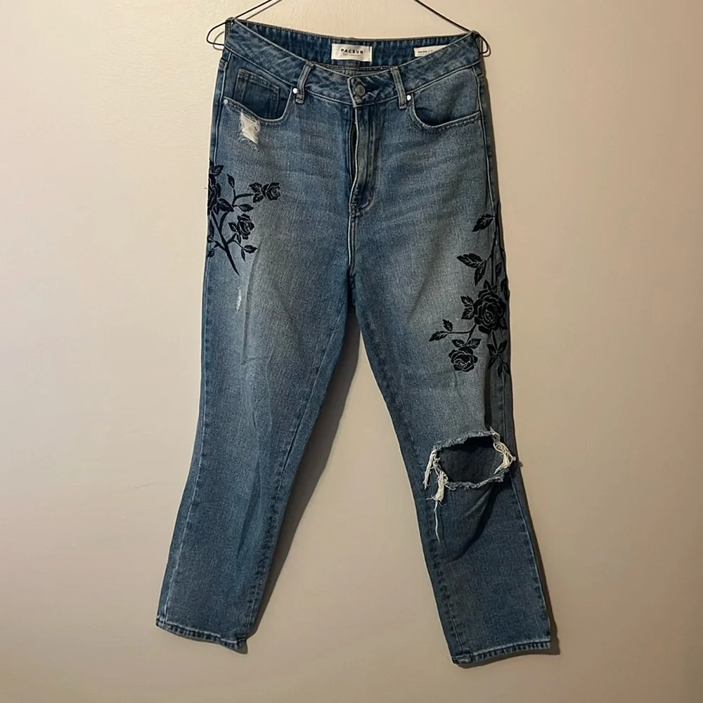 PacSun Ripped Mom Jean - Picture 1 of 8